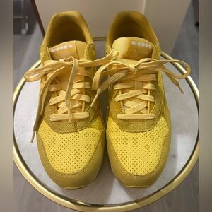 Diadora men’s sneaker, size 7.5, N. 92, Lemon Drop